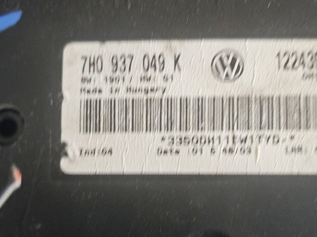 bontott VW TRANSPORTER Biztosítéktábla Utastér