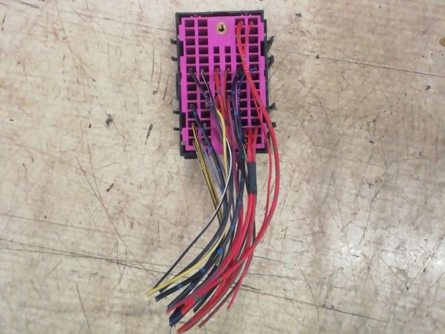 bontott VW TRANSPORTER Biztosítéktábla Utastér