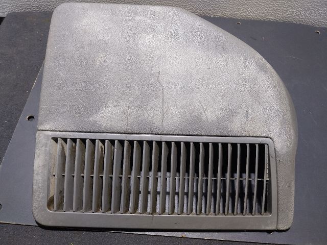 bontott VW TRANSPORTER Csomagtér Szellőző Jobb