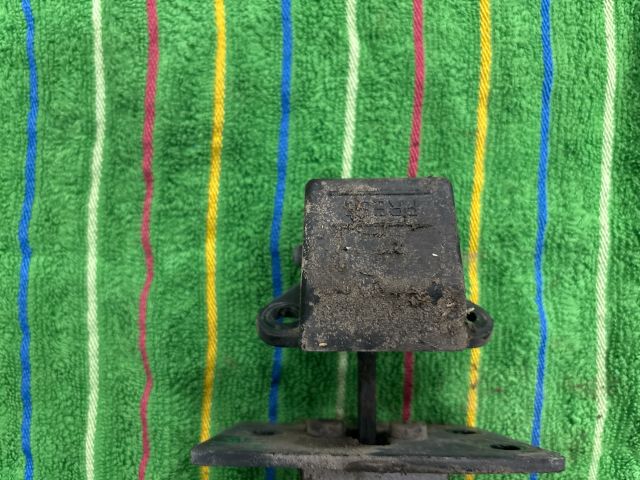 bontott VW TRANSPORTER Csomagtérajtó Ajtóhatároló