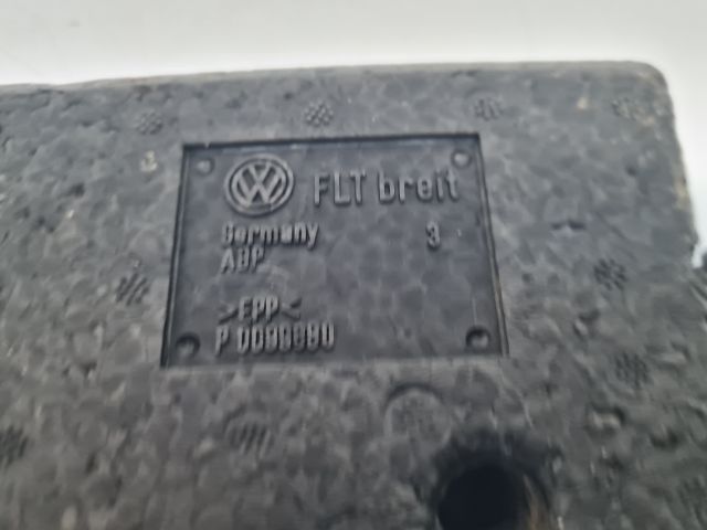 bontott VW TRANSPORTER Csomagtérajtó Burkolat Alsó