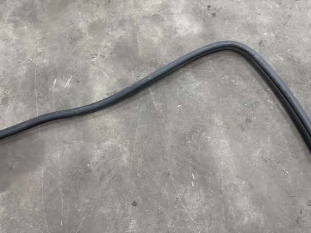 bontott VW TRANSPORTER Csomagtérajtó Gumikéder