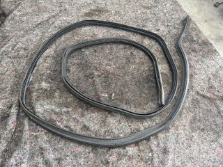 bontott VW TRANSPORTER Csomagtérajtó Gumikéder