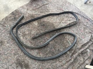 bontott VW TRANSPORTER Csomagtérajtó Gumikéder