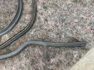 bontott VW TRANSPORTER Csomagtérajtó Gumikéder