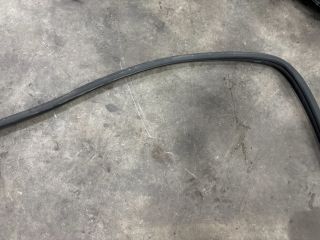 bontott VW TRANSPORTER Csomagtérajtó Gumikéder