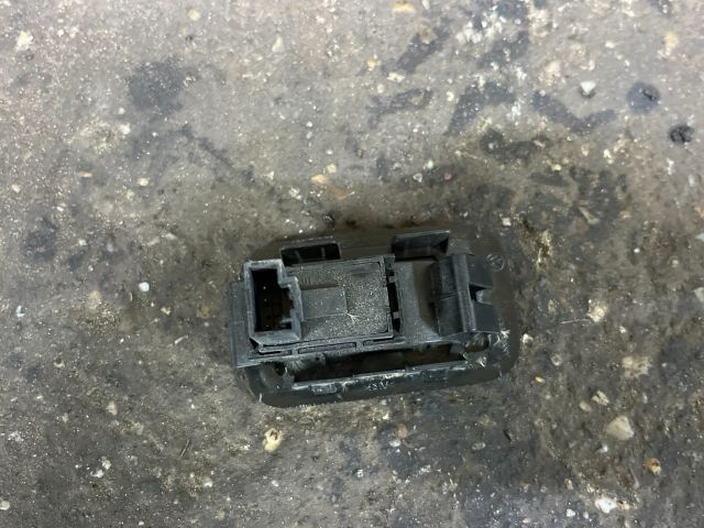 bontott VW TRANSPORTER Csomagtérajtó Kapcsoló