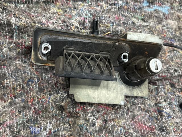 bontott VW TRANSPORTER Csomagtérajtó Kilincs