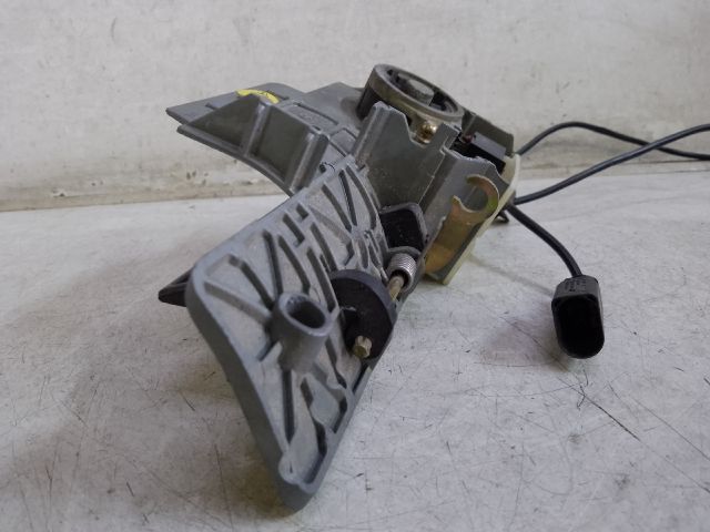 bontott VW TRANSPORTER Csomagtérajtó Kilincs