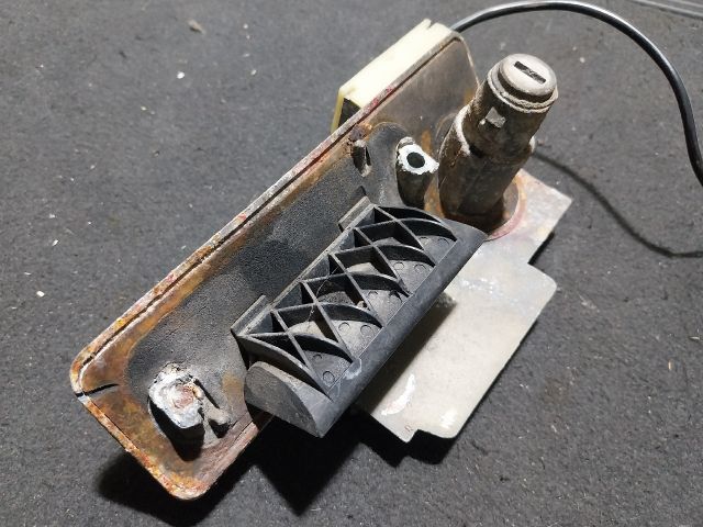 bontott VW TRANSPORTER Csomagtérajtó Kilincs