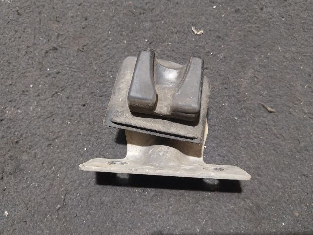 bontott VW TRANSPORTER Csomagtérajtó Ütköző