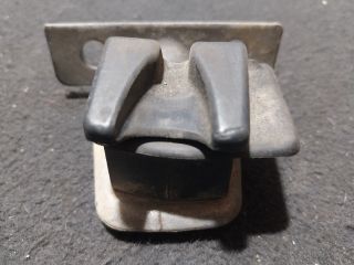 bontott VW TRANSPORTER Csomagtérajtó Ütköző