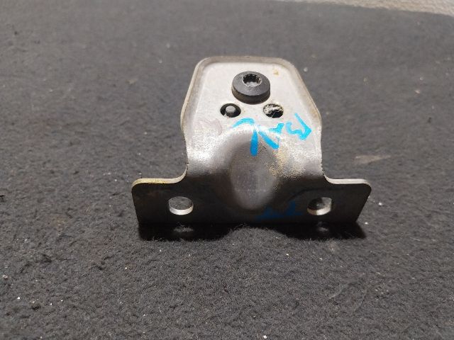 bontott VW TRANSPORTER Csomagtérajtó Ütköző