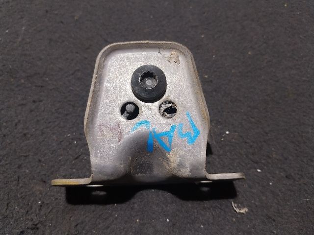 bontott VW TRANSPORTER Csomagtérajtó Ütköző