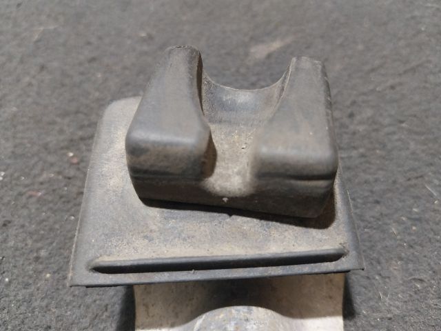 bontott VW TRANSPORTER Csomagtérajtó Ütköző