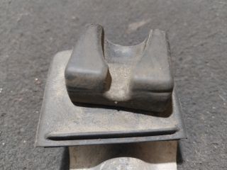 bontott VW TRANSPORTER Csomagtérajtó Ütköző