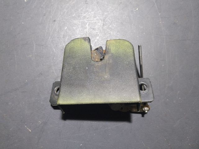 bontott VW TRANSPORTER Csomagtérajtó Zárszerkezet