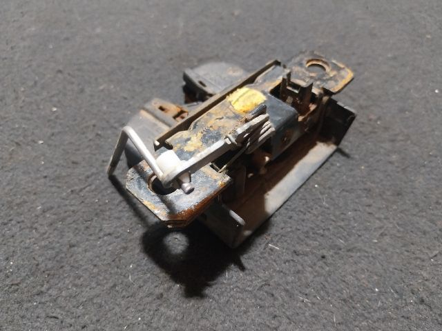 bontott VW TRANSPORTER Csomagtérajtó Zárszerkezet