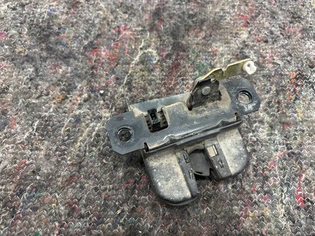 bontott VW TRANSPORTER Csomagtérajtó Zárszerkezet