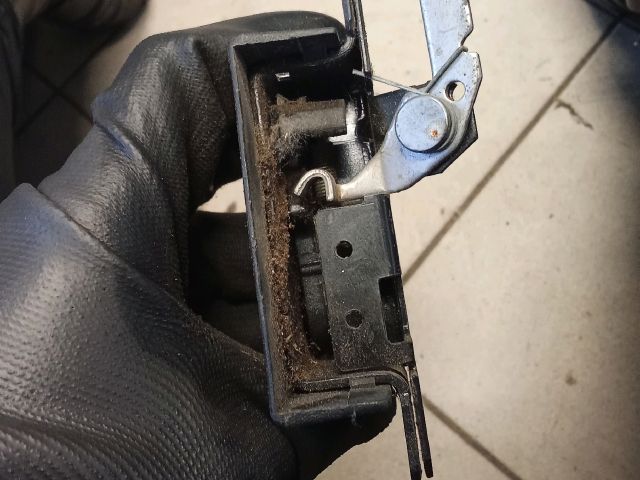 bontott VW TRANSPORTER Csomagtérajtó Zárszerkezet