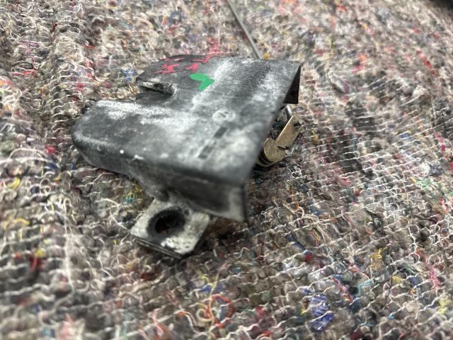 bontott VW TRANSPORTER Csomagtérajtó Zárszerkezet