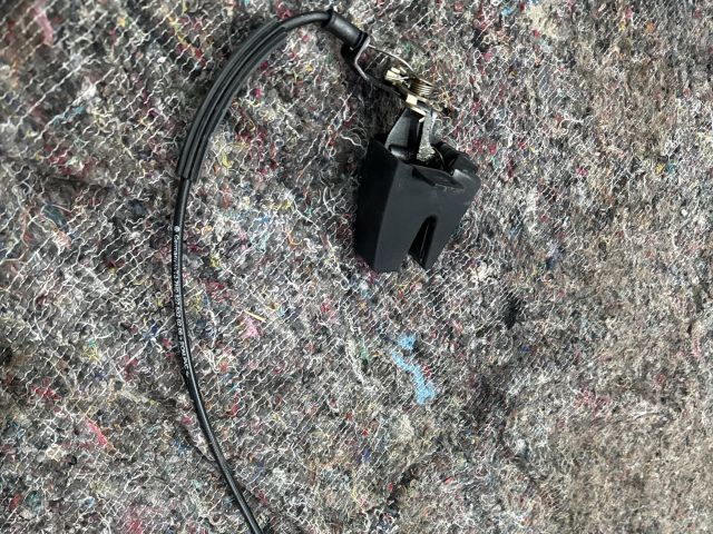 bontott VW TRANSPORTER Csomagtérajtó Zárszerkezet