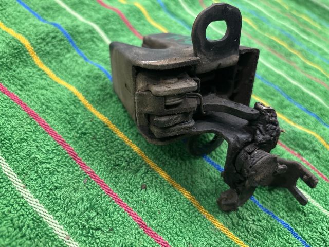 bontott VW TRANSPORTER Csomagtérajtó Zárszerkezet