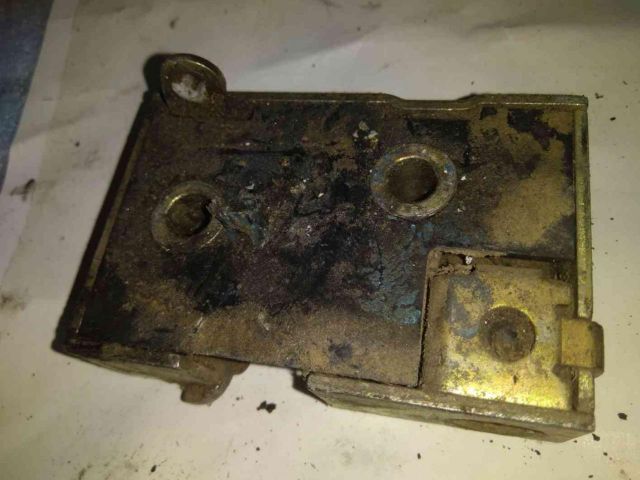 bontott VW TRANSPORTER Csomagtérajtó Zárszerkezet