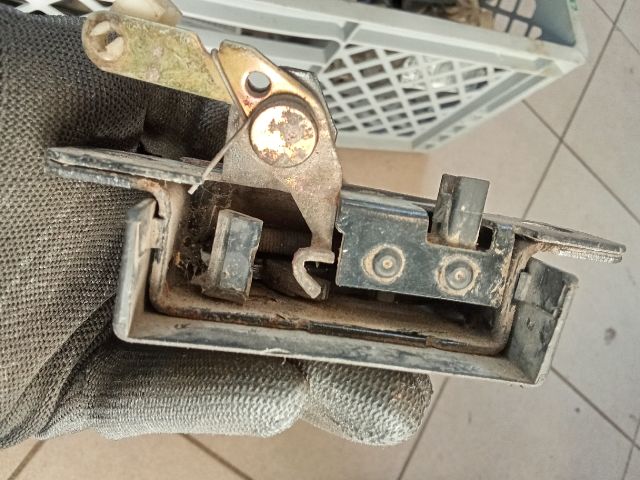 bontott VW TRANSPORTER Csomagtérajtó Zárszerkezet