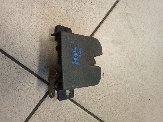 bontott VW TRANSPORTER Csomagtérajtó Zárszerkezet