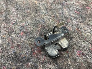 bontott VW TRANSPORTER Csomagtérajtó Zárszerkezet