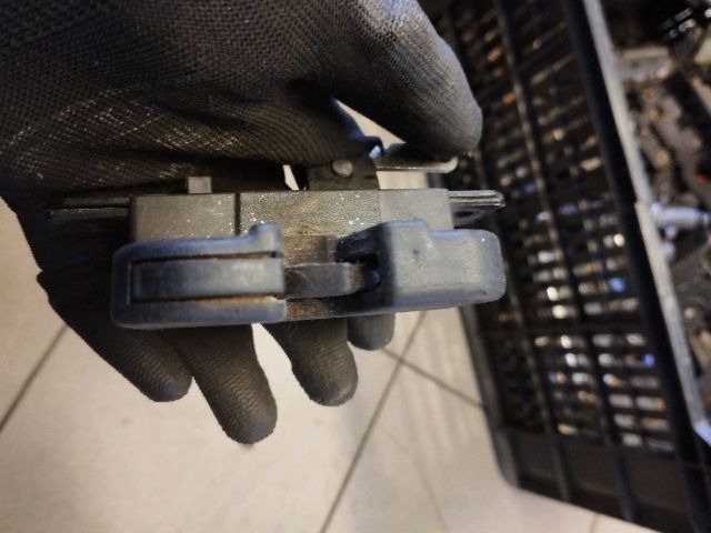 bontott VW TRANSPORTER Csomagtérajtó Zárszerkezet