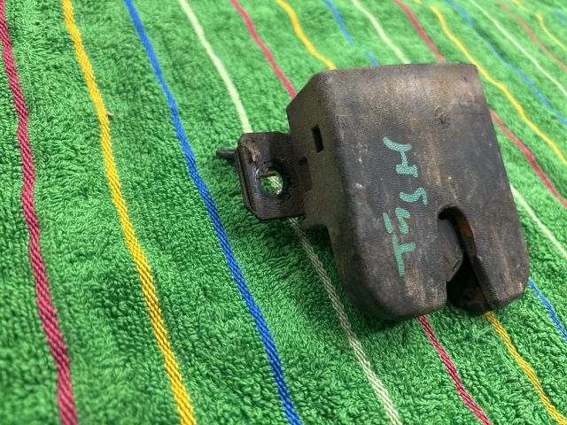 bontott VW TRANSPORTER Csomagtérajtó Zárszerkezet