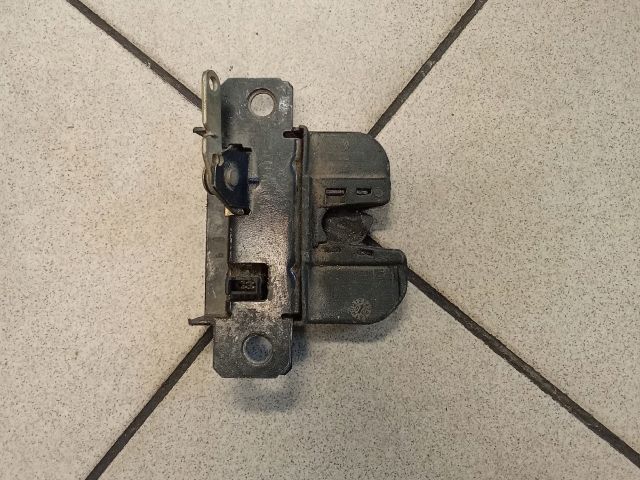 bontott VW TRANSPORTER Csomagtérajtó Zárszerkezet