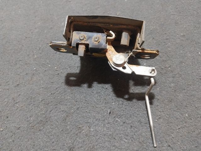 bontott VW TRANSPORTER Csomagtérajtó Zárszerkezet