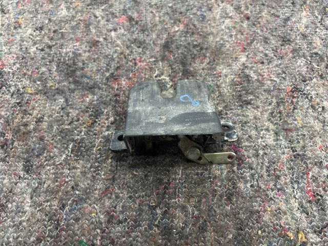 bontott VW TRANSPORTER Csomagtérajtó Zárszerkezet