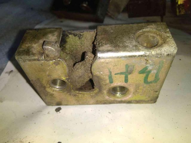 bontott VW TRANSPORTER Csomagtérajtó Zárszerkezet