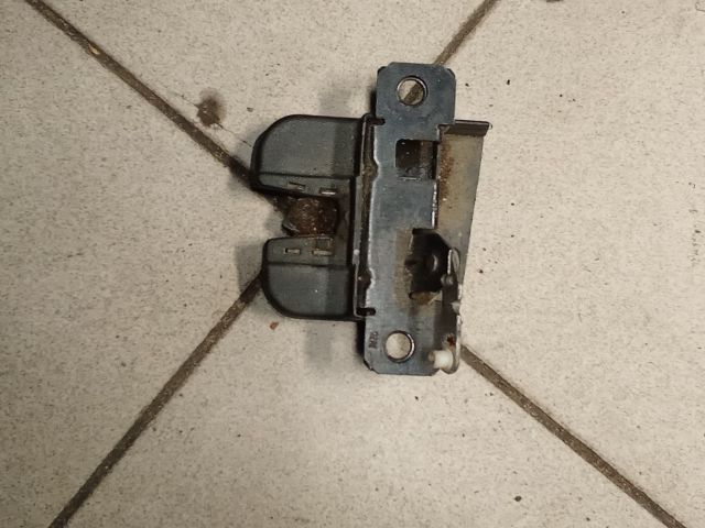 bontott VW TRANSPORTER Csomagtérajtó Zárszerkezet