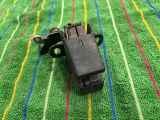 bontott VW TRANSPORTER Csomagtérajtó Zárszerkezet