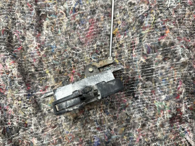 bontott VW TRANSPORTER Csomagtérajtó Zárszerkezet