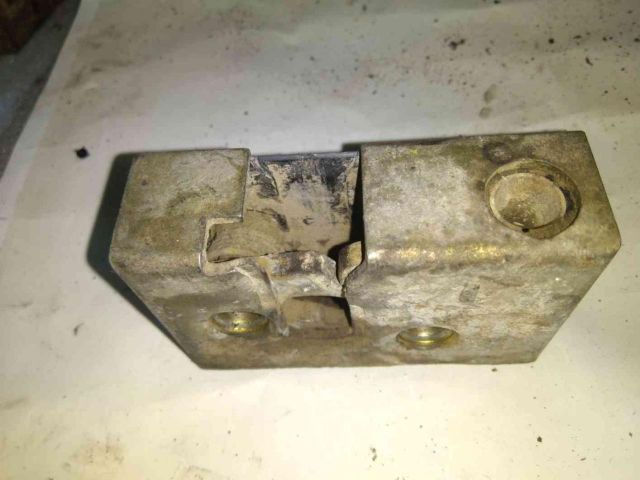 bontott VW TRANSPORTER Csomagtérajtó Zárszerkezet