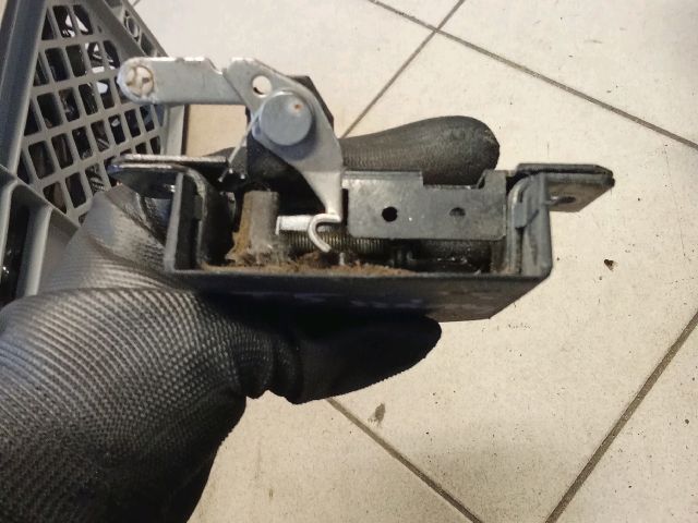 bontott VW TRANSPORTER Csomagtérajtó Zárszerkezet