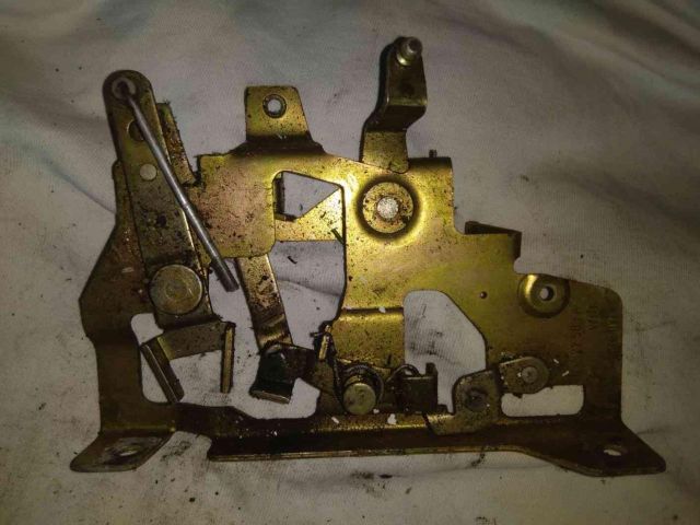 bontott VW TRANSPORTER Csomagtérajtó Zárszerkezet