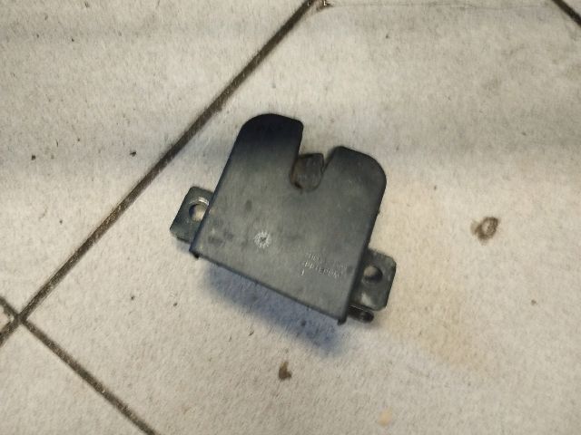 bontott VW TRANSPORTER Csomagtérajtó Zárszerkezet