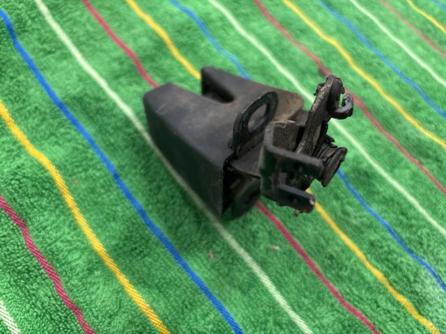 bontott VW TRANSPORTER Csomagtérajtó Zárszerkezet