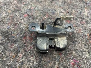 bontott VW TRANSPORTER Csomagtérajtó Zárszerkezet