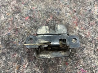 bontott VW TRANSPORTER Csomagtérajtó Zárszerkezet