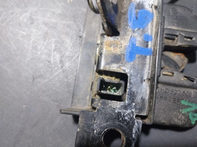 bontott VW TRANSPORTER Csomagtérajtó Zárszerkezet