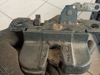 bontott VW TRANSPORTER Csomagtérajtó Zárszerkezet