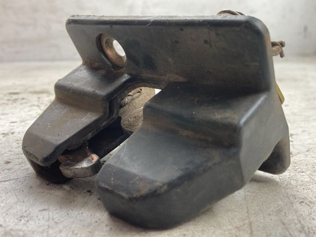 bontott VW TRANSPORTER Csomagtérajtó Zárszerkezet